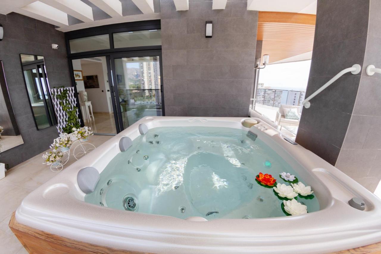 Sunset Waves Benidorm Julieta Vistas Al Mar Premium 200 Mt2 Con Jacuzzi En Terraza公寓 外观 照片