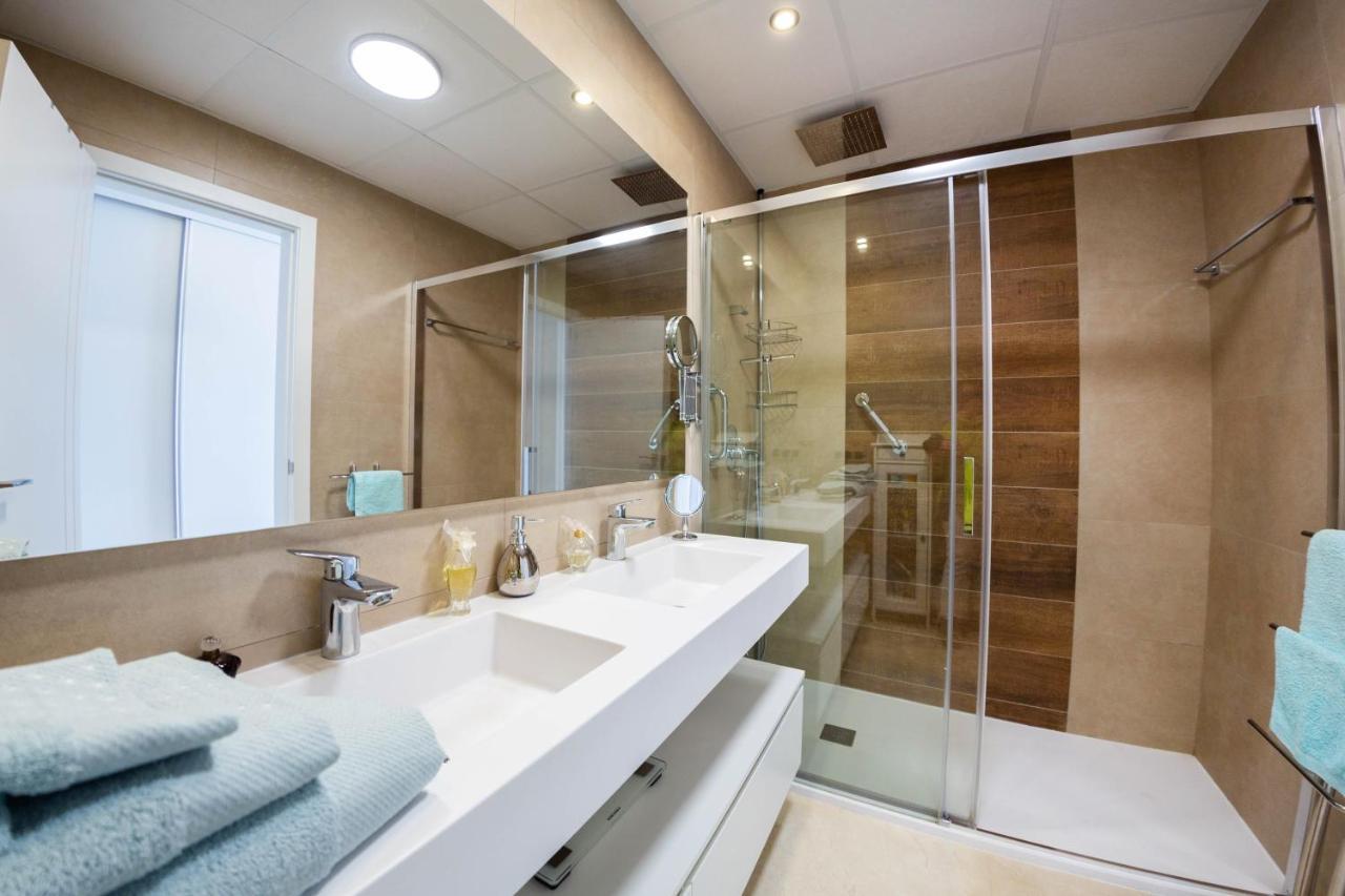 Sunset Waves Benidorm Julieta Vistas Al Mar Premium 200 Mt2 Con Jacuzzi En Terraza公寓 外观 照片